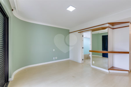 Apartamento à venda com 4 suítes em Alto da Boa Vista, São Paulo, SP