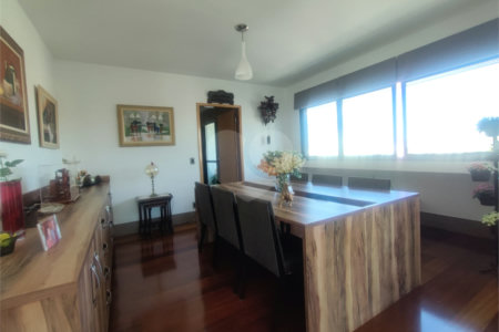 Apartamento à venda com 4 quartos, sendo 3 suítes, em Aclimação, São Paulo, SP