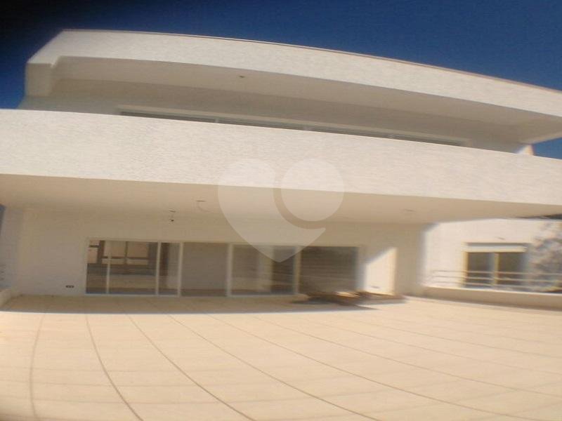 Sobrado à venda com 3 suítes em Seerra da Cantareira, Mairiporã, SP