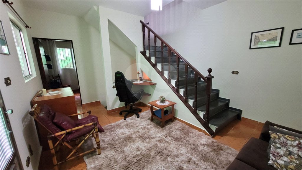 Casa à venda com 4 quartos, sendo 1 suíte, em Parque Maria Domitila, São Paulo, SP