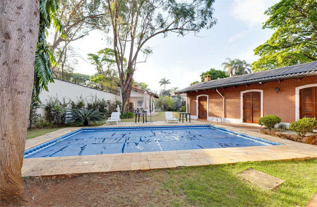 Casa Térrea à venda com 5 quartos, sendo 2 suítes, em Alto da Boa Vista, São Paulo, SP