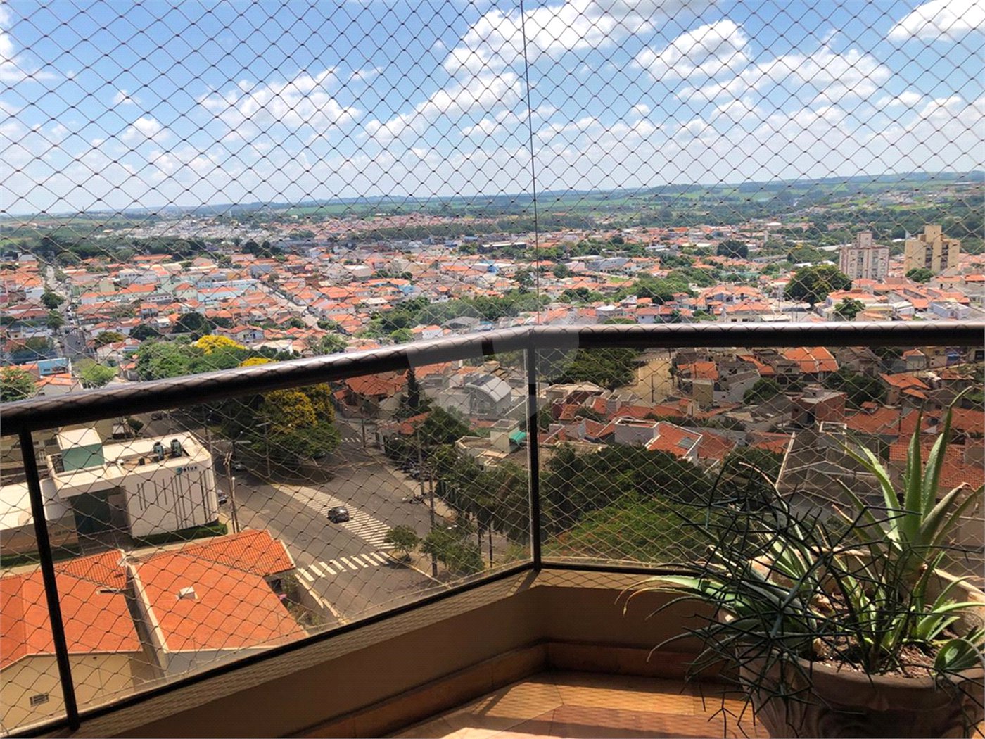 Apartamento à venda com 4 suítes em Vila Henrique, Salto, SP