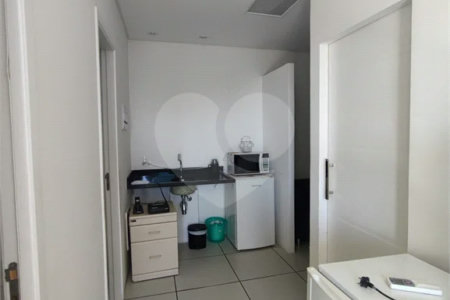 Excelente conjunto comercial para locação com 38 m², 2 salas com varanda e 1 vaga no Ipiranga!