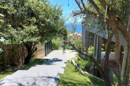 Casa à venda com 4 quartos, sendo 3 suítes, em Albatroz, Armação dos Búzios, RJ