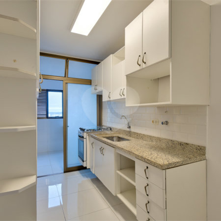 Apartamento à venda com 3 quartos, sendo 1 suíte, em Alto da Boa Vista, São Paulo, SP