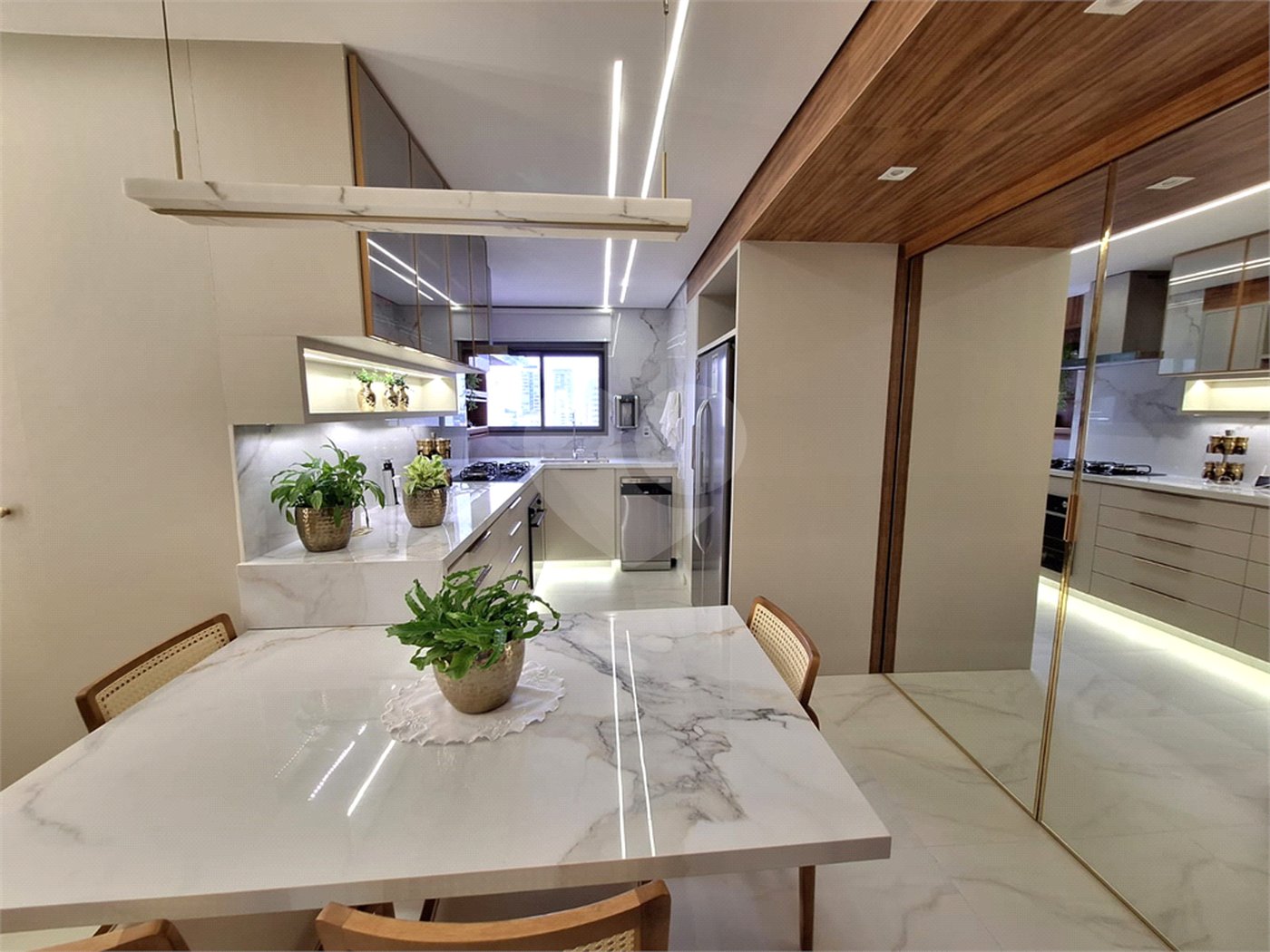 Apartamento à venda com 4 quartos, sendo 2 suítes,  em Chácara Flora, São Paulo, SP