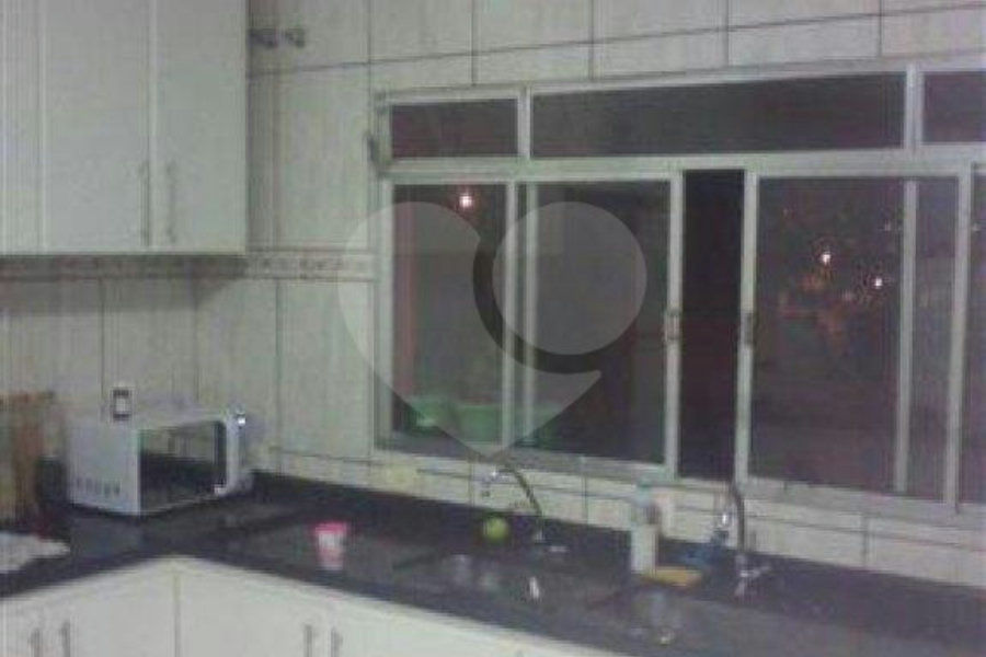 Casa à venda com 4 quartos, sendo 1 suíte, em Jardim Peri, São Paulo, SP
