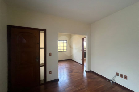Casa à venda com 5 quartos, sendo 1 suíte, no Centro, Itapetininga, SP