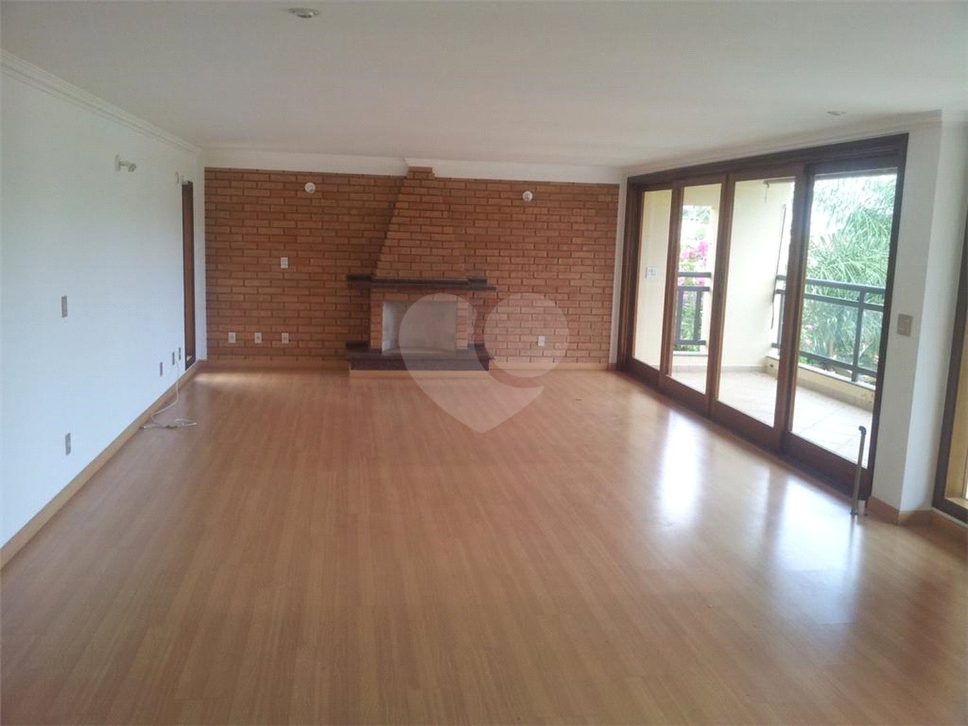 Casa à venda com 3 quartos, sendo 1 suíte, no condomínio Vinhas da Vista Alegre - Lado Café, Vinhedo - SP