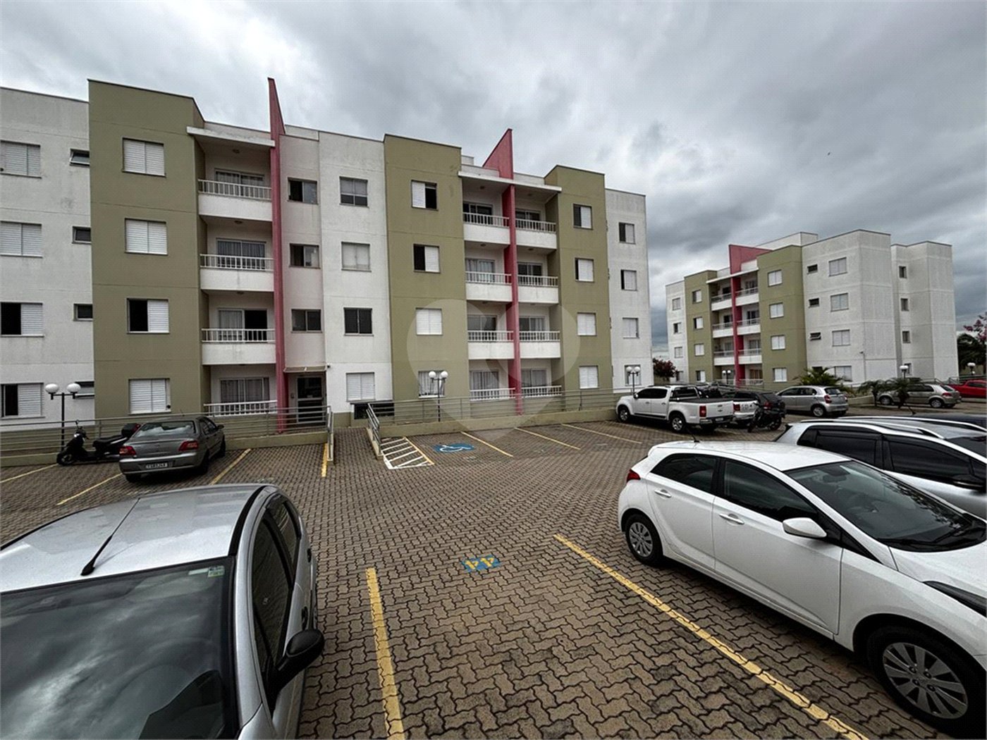 Apartamento à venda com 2 quartos em Guaraú, Salto, SP