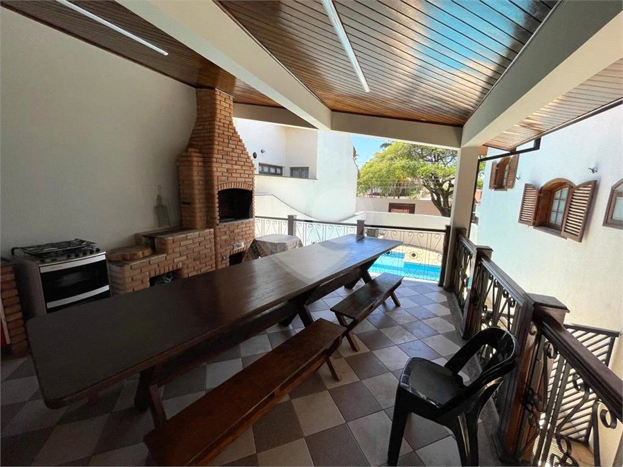 Casa à venda com 6 quartos, sendo 1 suíte, no condomínio Granja Olga I, Sorocaba - SP