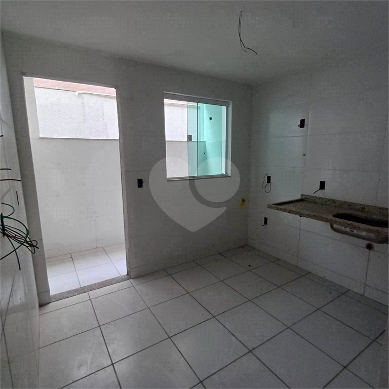 Casa à venda com 2 quartos, sendo 1 suíte, no condomínio Residencial Marlene Correia, Rio de Janeiro - RJ