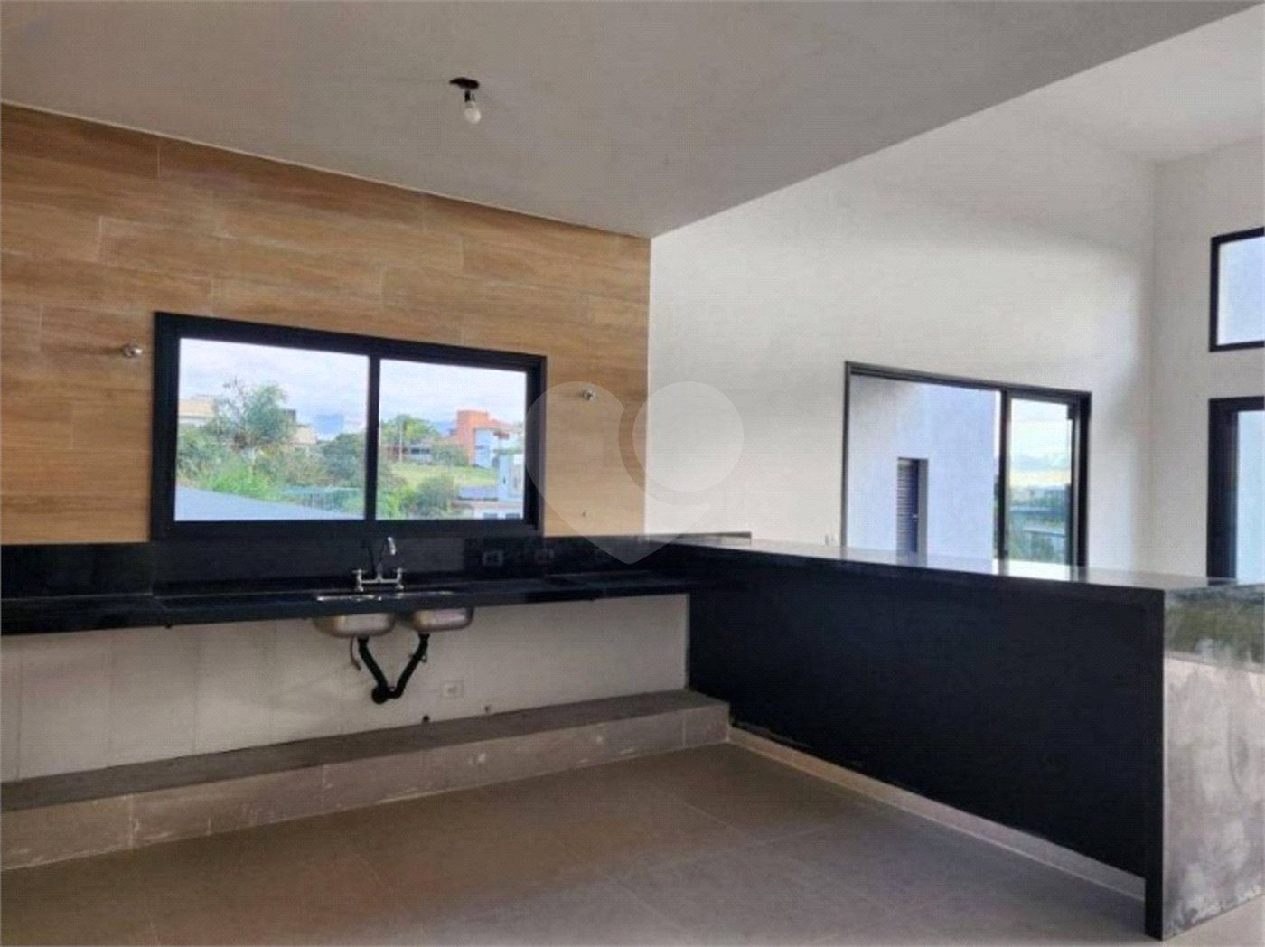 Casa à venda com 3 suítes no condomínio Residencial Jardim Primavera Louveira, Louveira - SP