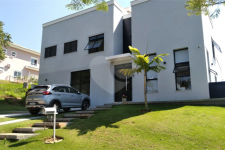 Casa à venda com 4 quartos, sendo 2 suítes, no condomínio Campos de Santo Antonio II, Itu - SP