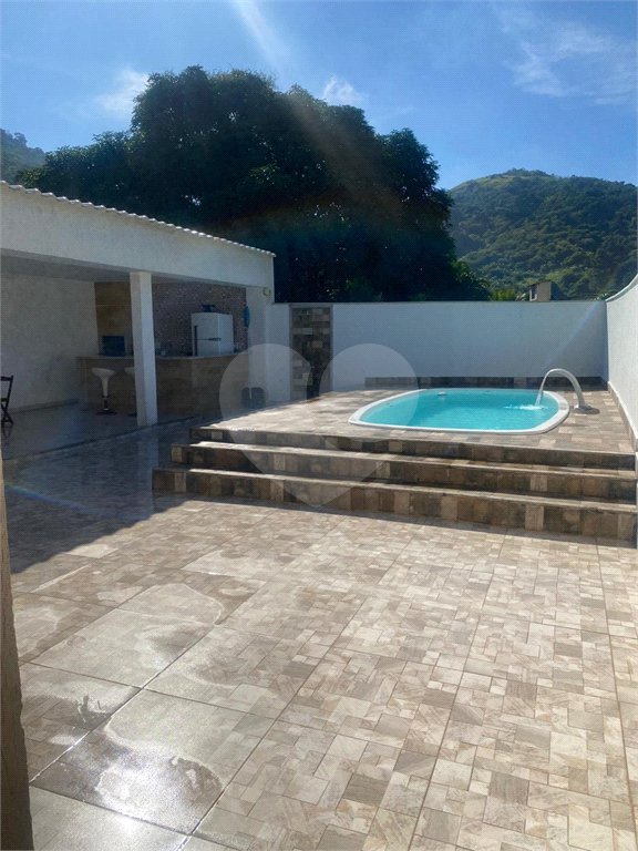Casa à venda com 3 quartos, sendo 1 suíte, no condomínio Residencial Vale Verde, Rio de Janeiro - RJ
