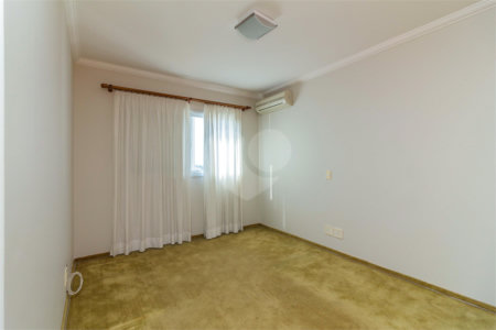 Apartamento à venda com 3 suítes em Campo Belo, São Paulo, SP