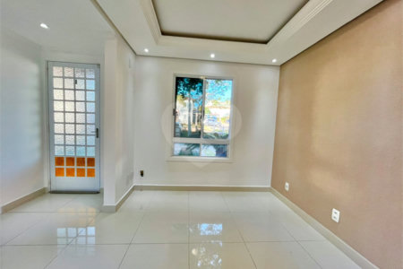 Casa à venda com 3 quartos, sendo 1 suíte, no condomínio Residencial Villa Flora, Votorantim - SP
