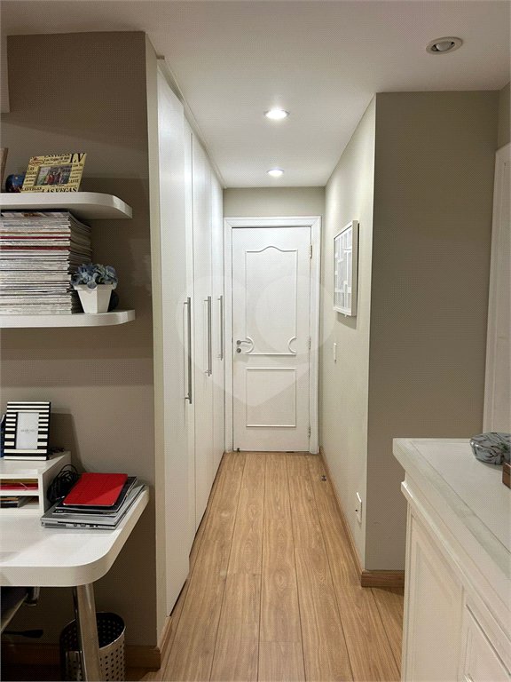 Apartamento à venda com 4 suítes em Real Parque, São Paulo, SP
