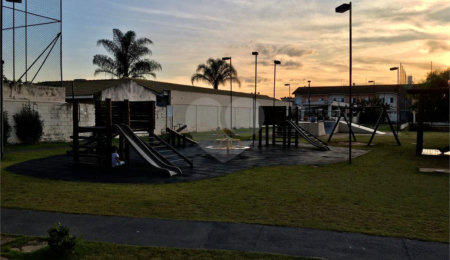 Apartamento à venda com 3 quartos, sendo 1 suíte,  em Conjunto Residencial Irai, Suzano, SP