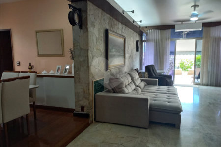 Cobertura à venda com 5 quartos, sendo 2 suítes,  em Grajaú, Rio de Janeiro, RJ