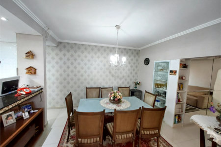 Casa residencial com ponto comercial a venda no Centro