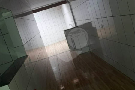 Casa térrea com 2 dormitórios.