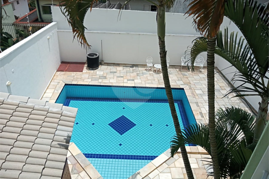 Sobrado à venda com 4 quartos, sendo 3 suítes, em Tremembé, São Paulo, SP