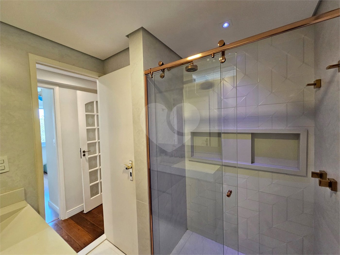 Apartamento à venda com 3 quartos, sendo 1 suíte, em Santo Amaro, São Paulo, SP
