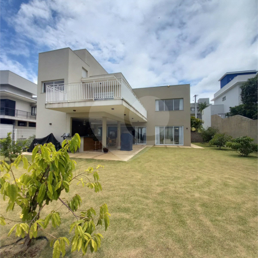 Casa à venda com 3 suítes no condomínio Alpes de Vinhedo, Vinhedo - SP