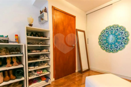 Sobrado à venda com 3 quartos, sendo 1 suíte,  em Jardim Aeroporto, São Paulo, SP