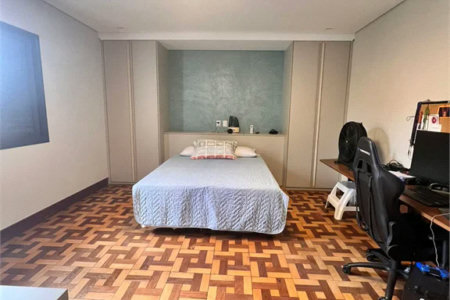 Sobrado à venda com 5 quartos, sendo 2 suítes, em Vila Inah, São Paulo, SP