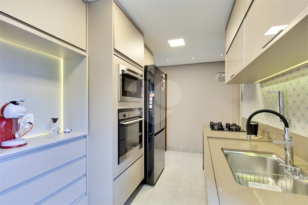 Apartamento à venda com 3 quartos, sendo 2 suítes, em Alto da Boa Vista, São Paulo, SP