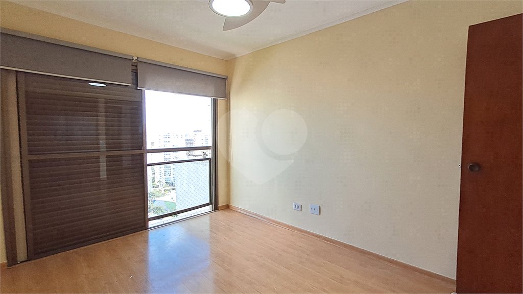 Apartamento à venda com 3 quartos, sendo 1 suíte,  em Alto da Boa Vista, São Paulo, SP