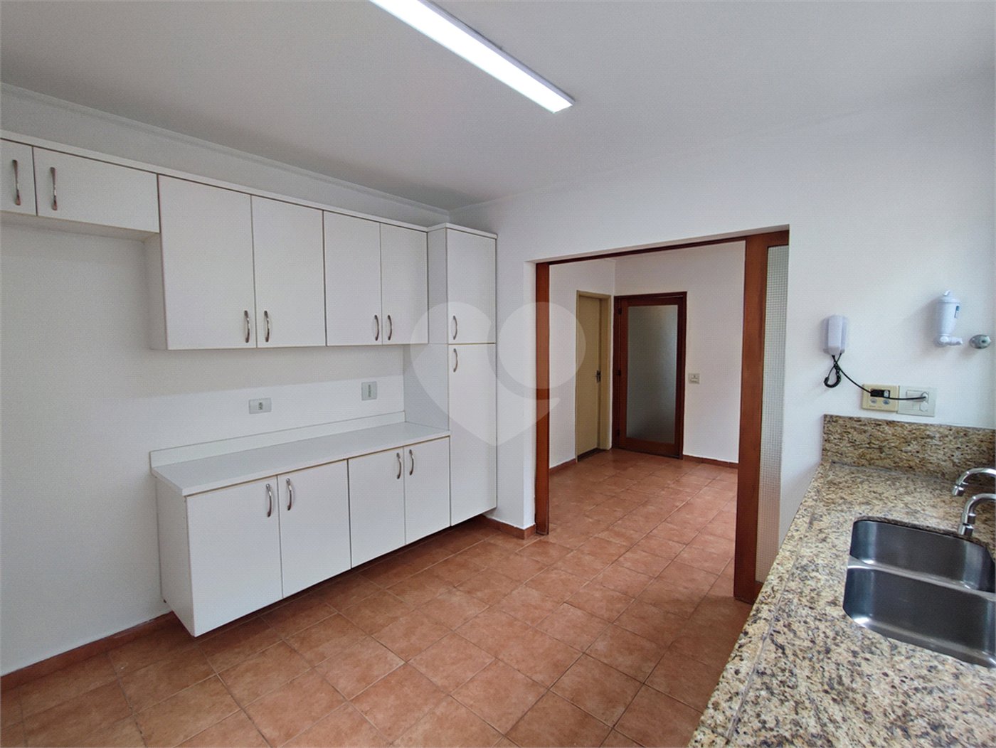 Casa para alugar com 4 quartos, sendo 2 suítes, no condomínio Comendador Elias Zarzur, São Paulo - SP