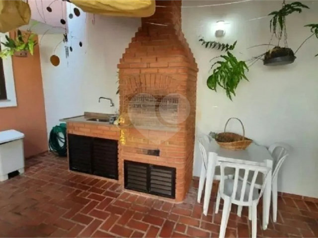 Casa de Vila à venda com 3 quartos, sendo 1 suíte,  em Alto da Boa Vista, São Paulo, SP