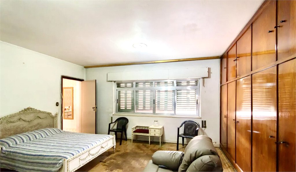 Sobrado à venda com 5 quartos, sendo 1 suíte, em Vila Monumento, São Paulo, SP