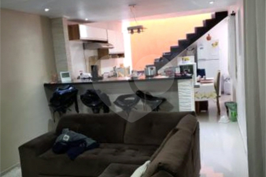 Sobrado à venda com 3 suítes em Jaraguá, São Paulo, SP