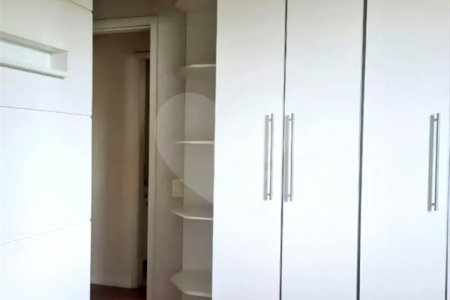 Apartamento à venda com 3 quartos, sendo 1 suíte, em Jardim Ester, São Paulo, SP