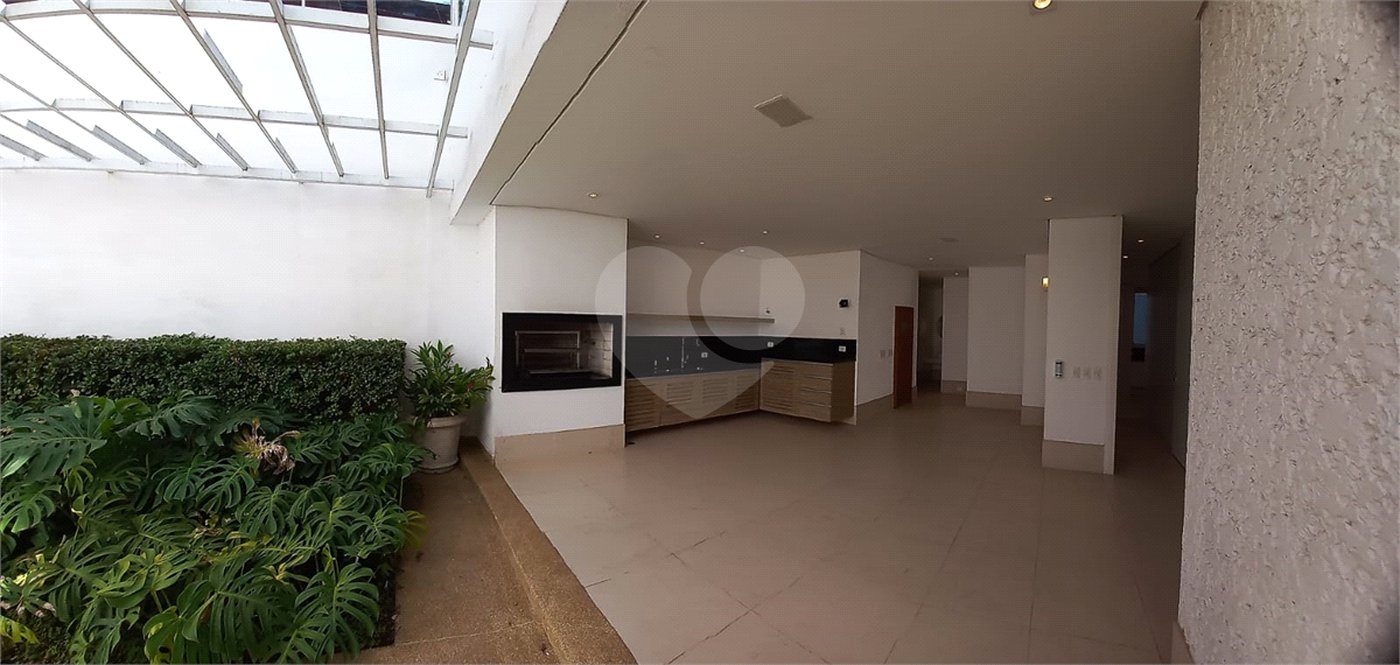 Sobrado à venda ou para alugar com 7 quartos, sendo 4 suítes,  em Cidade Jardim, São Paulo, SP
