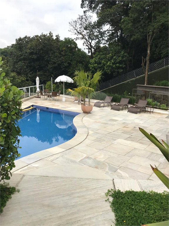 Casa à venda com 4 quartos, sendo 8 suítes, no condomínio Residencial Jd. Ibiratiba, São Paulo - SP