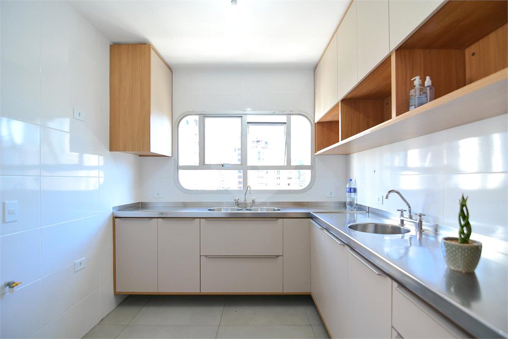 Apartamento à venda com 4 quartos, sendo 2 suítes,  em Brooklin Paulista, São Paulo, SP