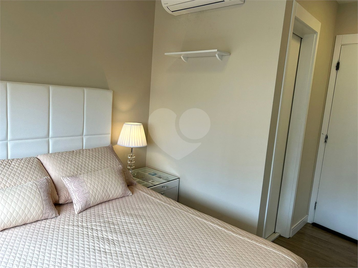 Apartamento à venda com 3 quartos, sendo 1 suíte,  em Jardim Caboré, São Paulo, SP