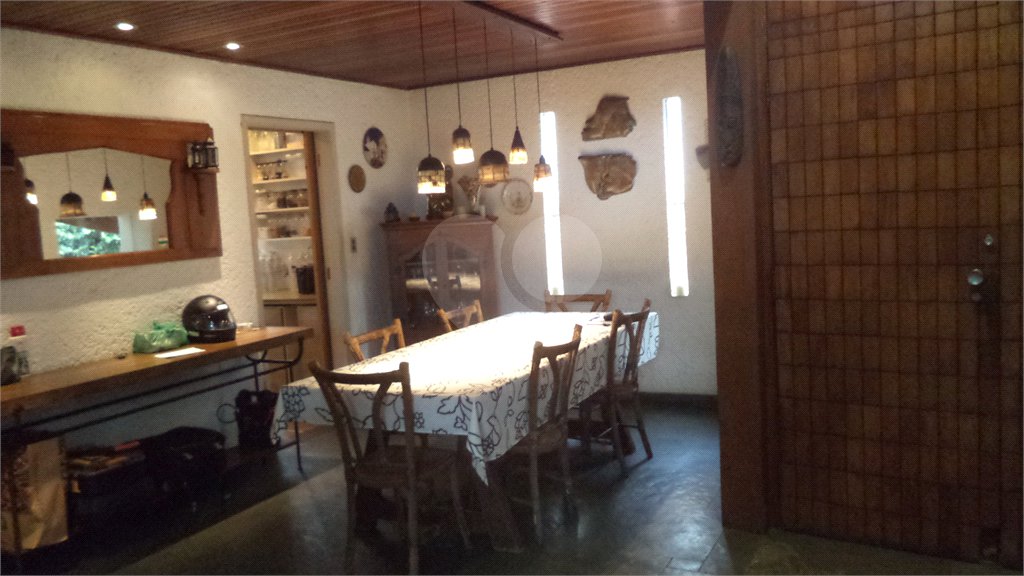 Sobrado à venda com 6 quartos, sendo 2 suítes,  em Chácara Monte Alegre, São Paulo, SP