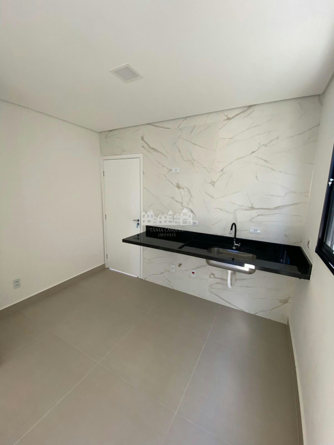 Casa à venda com 3 quartos, sendo 1 suíte, em Vila Petrópolis, Atibaia, SP