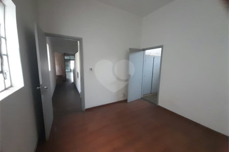 Prédio Comercial na Av. São Carlos - Excelente Oportunidade no Centro da Cidade