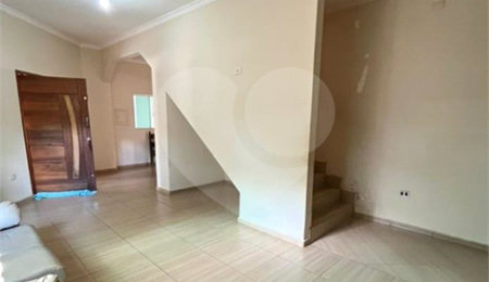 Casa à venda com 5 quartos, sendo 3 suítes,  em Jardim Novo Aeroporto, Três Lagoas, MS