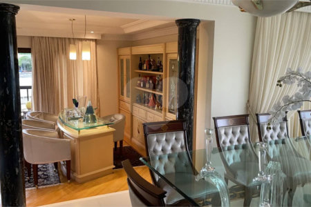 Apartamento com terraço 385m² 03 dormitórios sendo 2 suítes 5 vagas..Estuda Permuta.