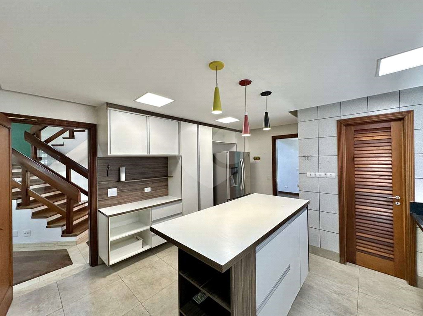 Casa à venda com 4 quartos, sendo 2 suítes,  no condomínio São Paulo Ii, Cotia - SP