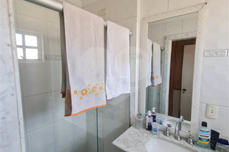 Casa à venda com 3 quartos, sendo 1 suíte, no condomínio Moradas do Ipê, São Paulo - SP