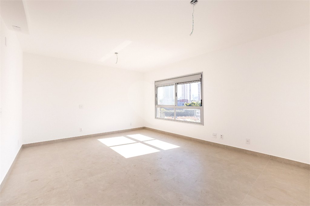 Apartamento à venda com 3 quartos, sendo 1 suíte,  em Vila Sofia, São Paulo, SP